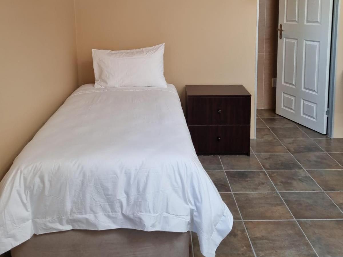 Avonlea Guesthouse Polokwane Habitación foto